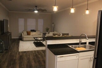1401 Bagby Ave in Waco, TX - Building Photo - Building Photo