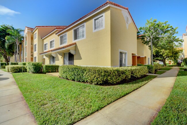 127 Yacht Club Way-Unit -112 in Hypoluxo, FL - Building Photo - Building Photo