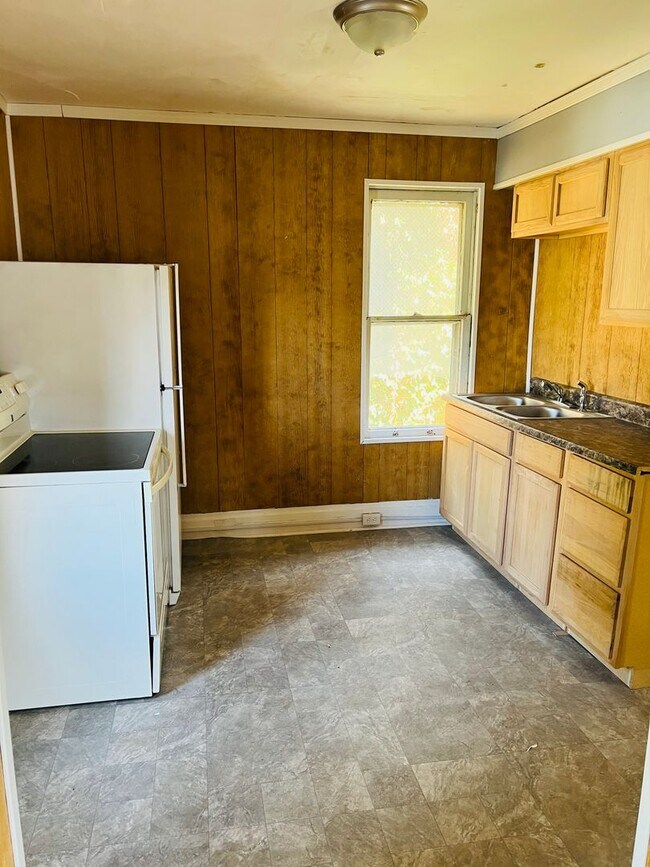 420 E Jefferson St-Unit -420 E  Jefferson apartment 2 in Butler, PA - Building Photo - Building Photo