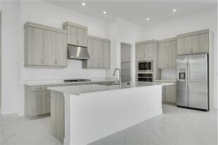 13920 Vivant Dr in Palm Beach Gardens, FL - Building Photo