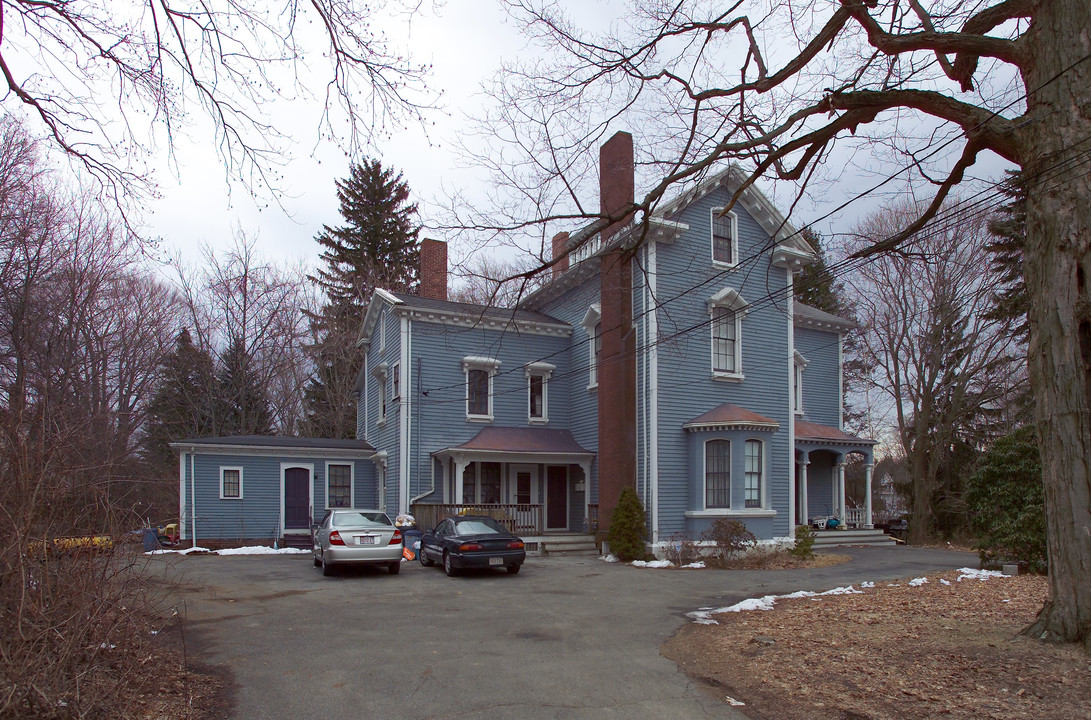 19 Elm St in Taunton, MA - Building Photo