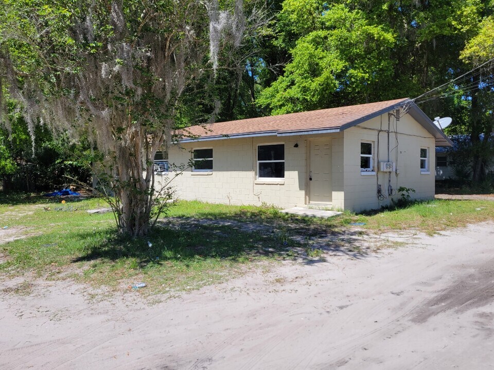 203 Jackson St in Wildwood, FL - Building Photo