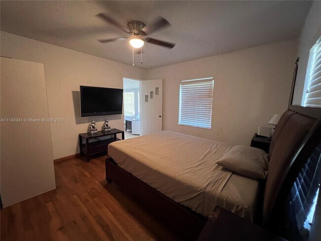 1723 Jackson St-Unit -1 in Hollywood, FL - Building Photo - Building Photo