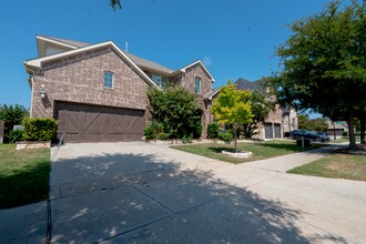 13966 Clusterberry Dr in Frisco, TX - Foto de edificio - Building Photo