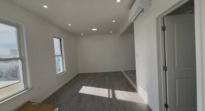 17 Kearny Ave, Unit 1 in Kearny, NJ - Foto de edificio - Building Photo