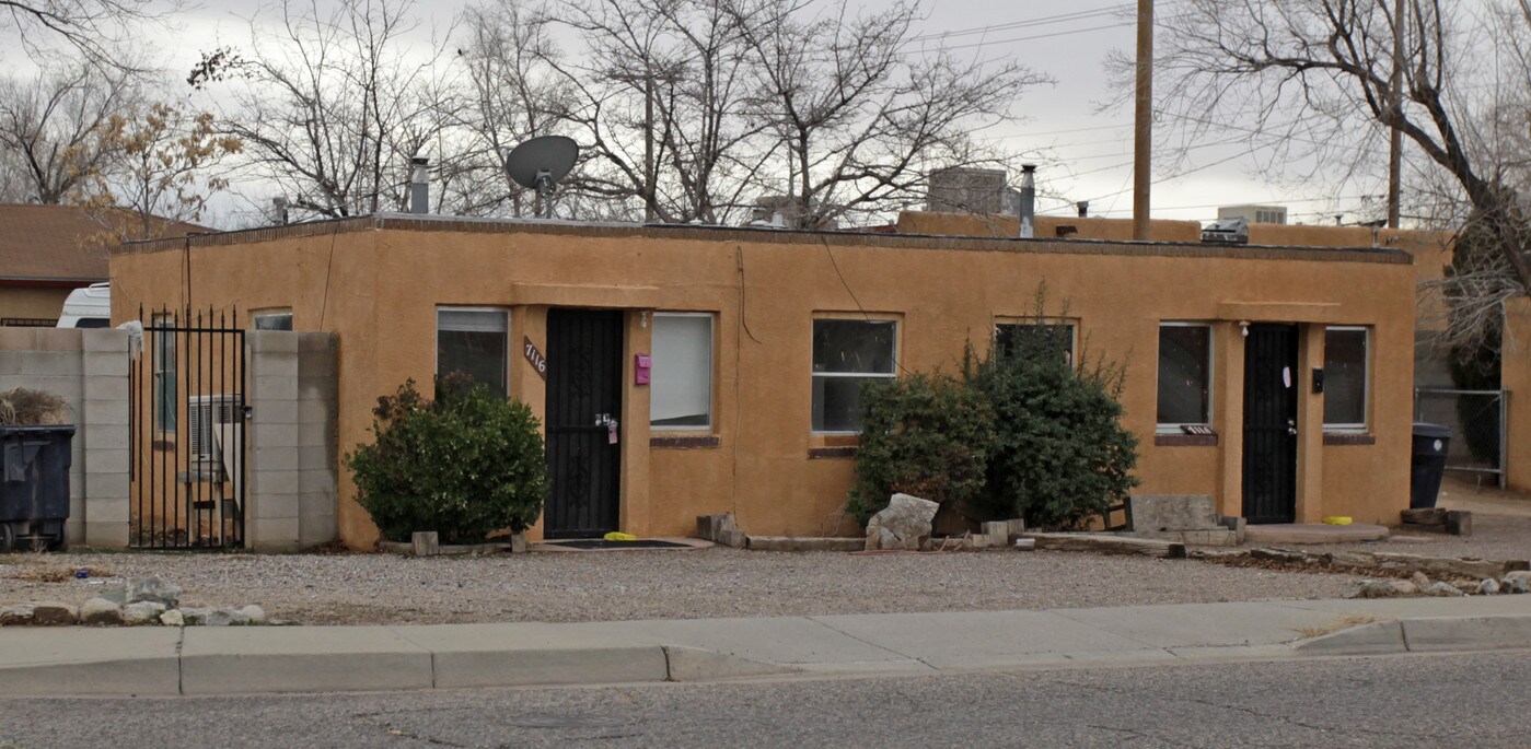 7110-7116 Copper Ave NE in Albuquerque, NM - Building Photo