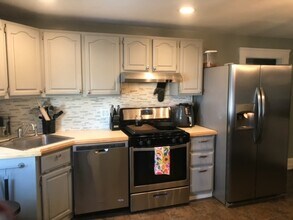 17 Brookdale Ave in Dedham, MA - Building Photo - Building Photo