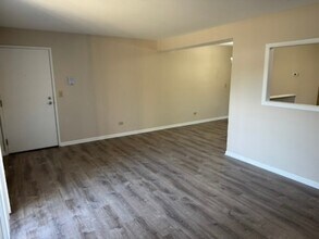 2238 Abbeywood Dr, Unit D in Lisle, IL - Building Photo - Building Photo