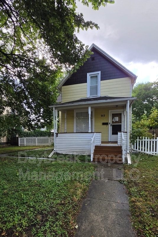 property at 912 9th St N
