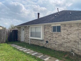 8511 Opalwood Ct in Humble, TX - Building Photo