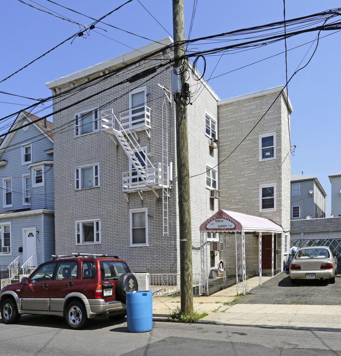 519-521 Livingston St in Elizabeth, NJ - Building Photo