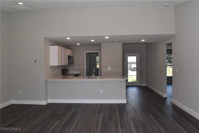 5572 Carso Terrace in North Port, FL - Building Photo - Building Photo