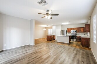 8227 W Florence Ave in Phoenix, AZ - Building Photo - Building Photo