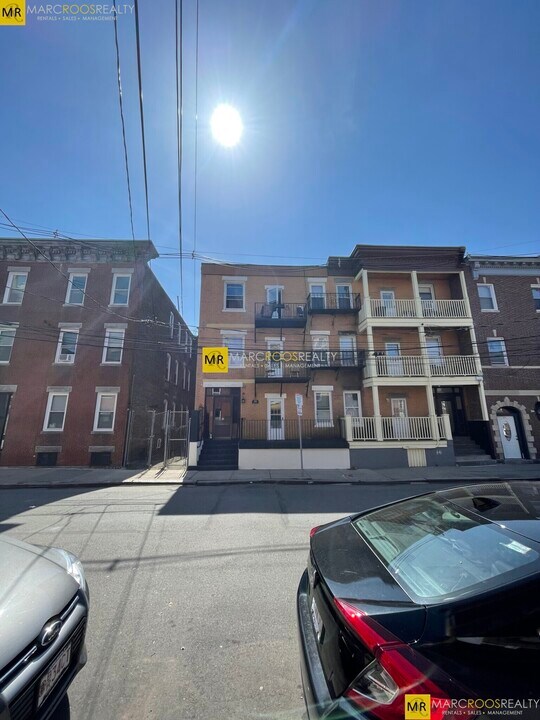 60 Lubec St, Unit 4 in Boston, MA - Building Photo