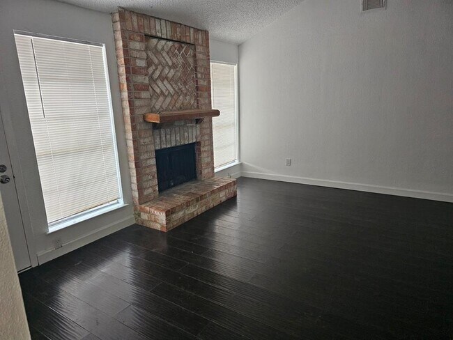 5623 Briarwood Forest Dr in Houston, TX - Building Photo - Building Photo