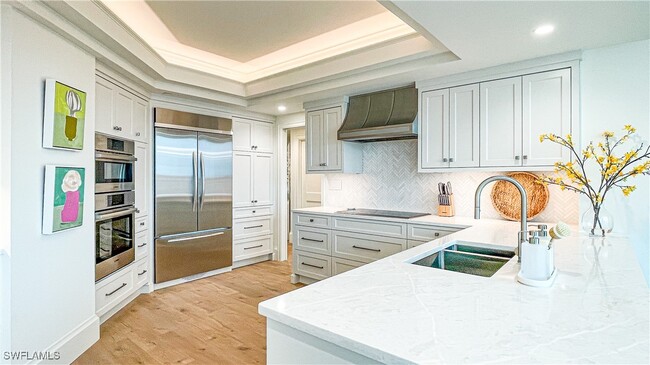 property at 3971 Gulf Shore Blvd N