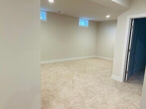 23765 Emma Oaks Dr in Stone Ridge, VA - Building Photo - Building Photo