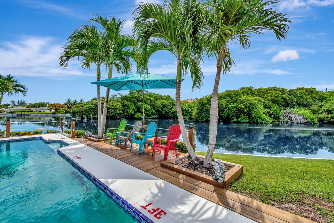 302 Venice Dr in Boynton Beach, FL - Building Photo