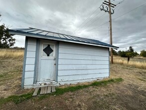 3528 Lakeport Blvd in Klamath Falls, OR - Foto de edificio - Building Photo