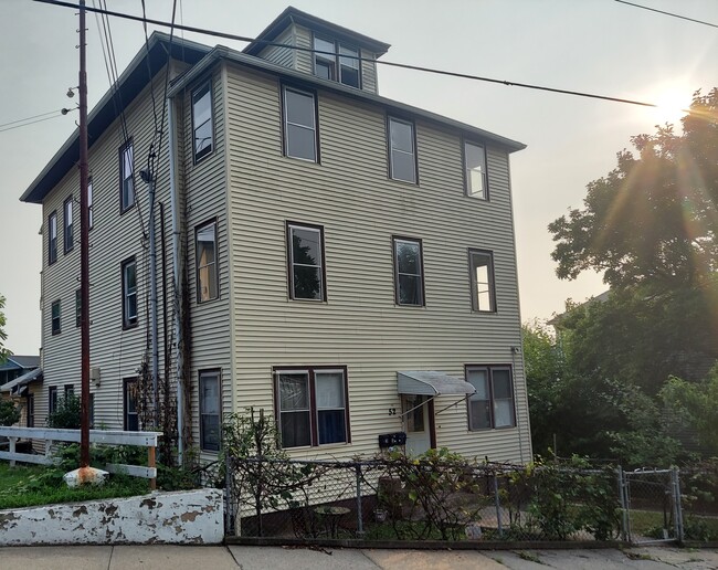 52 Jewett St in Ansonia, CT - Building Photo - Building Photo