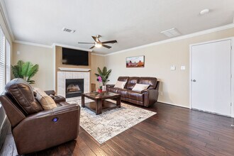 9835 Golden Prairie Ln in Houston, TX - Building Photo - Building Photo