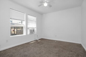 713 W Sam Rayburn Dr in Bonham, TX - Building Photo - Building Photo