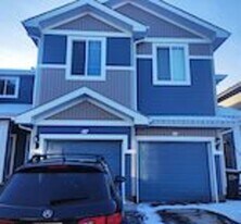 8209-8217 217 St NW in Edmonton, AB - Building Photo