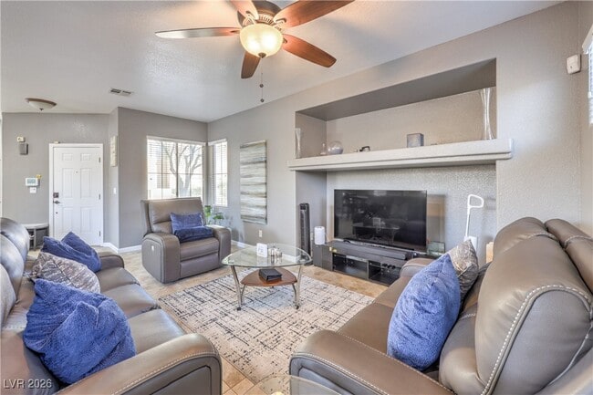 548 W Civic Holiday Ave in North Las Vegas, NV - Building Photo - Building Photo