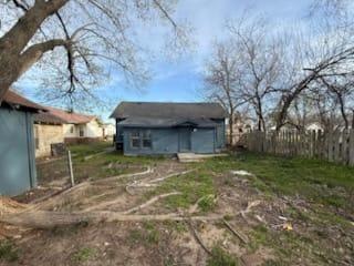 813 E Oak St in Cushing, OK - Building Photo - Building Photo