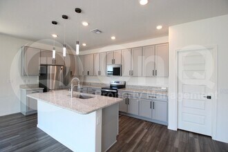9320 S 30th Ln in Phoenix, AZ - Building Photo - Building Photo