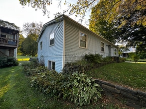 686 S Windsor St in Royalton, VT - Building Photo - Building Photo