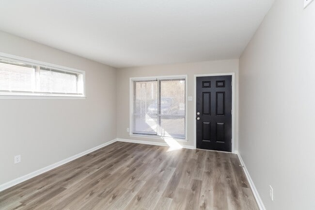 453 Charter Ave in Memphis, TN - Building Photo - Building Photo