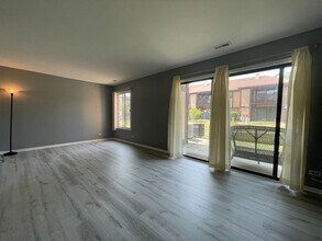 1655 Dover Ct in Wheaton, IL - Building Photo - Building Photo