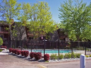 Monaco Parkway Apartments in Denver, CO - Building Photo - Building Photo