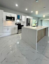 868 Cervantes St E in Lehigh Acres, FL - Building Photo - Building Photo
