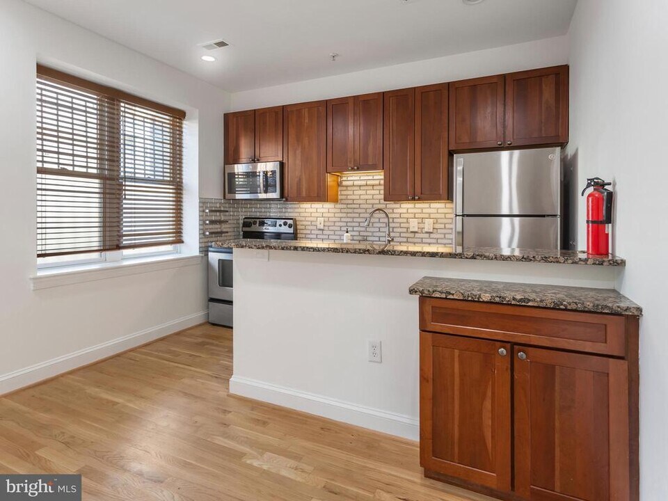 1417 Chapin St NW in Washington, DC - Building Photo