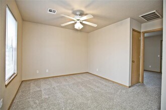 502 SE A St in Bentonville, AR - Building Photo - Building Photo