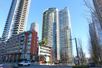 The 501 in Vancouver, BC - Building Photo - Building Photo