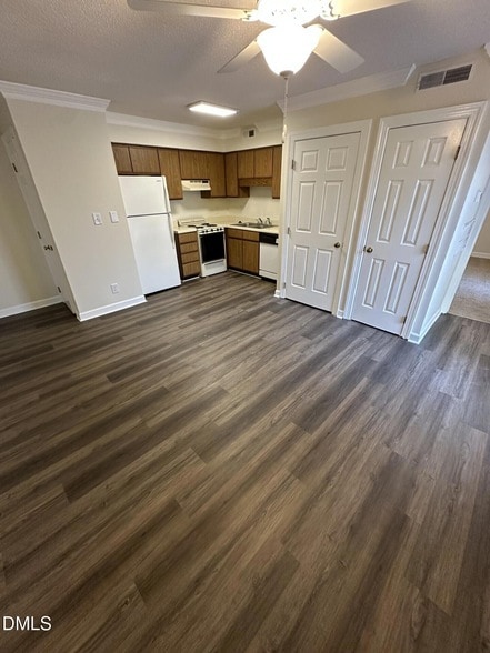 3532 Ivy Commons Dr, Unit 301 in Raleigh, NC - Building Photo - Building Photo