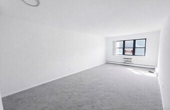 240-27 69th Ave in Queens, NY - Building Photo - Building Photo