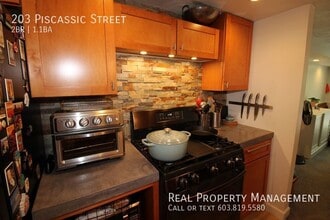 203 Piscassic St in Newmarket, NH - Building Photo - Building Photo