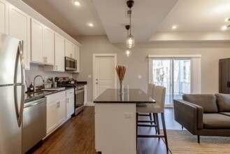 870 E 5th St in Boston, MA - Building Photo - Building Photo