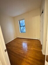 81 S Huntington Ave, Unit 2 in Boston, MA - Foto de edificio - Building Photo