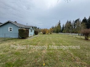 17900 Noll Rd NE in Poulsbo, WA - Building Photo - Building Photo