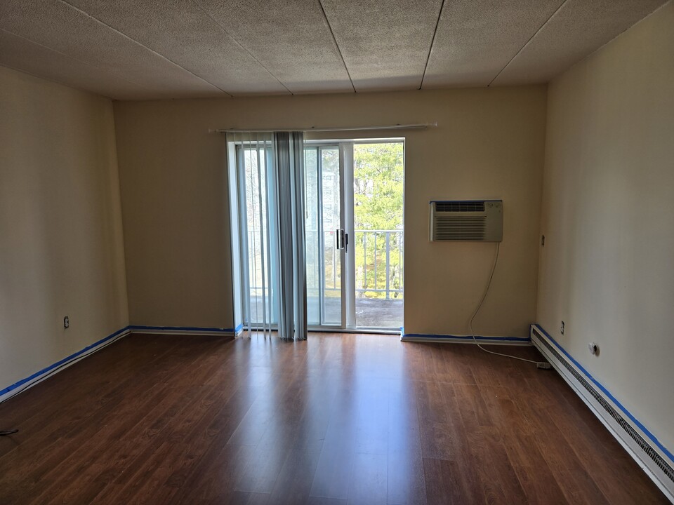50 Webster St, Unit 408 in Weymouth, MA - Foto de edificio