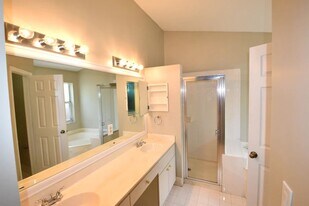 112 Seville Ave in Pittsburgh, PA - Building Photo