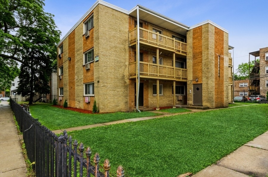 Altgeld Gardens / Phillip Murray Homes Apartments Chicago, IL