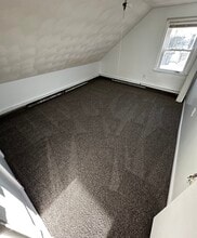 45 Highland Ave, Unit 2 in Everett, MA - Foto de edificio - Building Photo