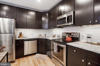 1310 Spruce St in Philadelphia, PA - Building Photo - Building Photo