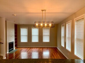 1000 N Crosby St in Chicago, IL - Building Photo - Building Photo